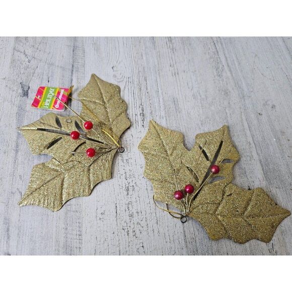 Metal gold poinsettia plant leaf ornament Xmas tree vintage - Picture 1 of 4